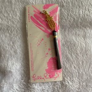 NWT Lilly Pulitzer Pineapple Zipper Pull